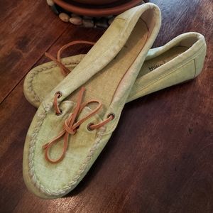 Minnetonka Moccasins - Size 8.5 - Canvas - Summer